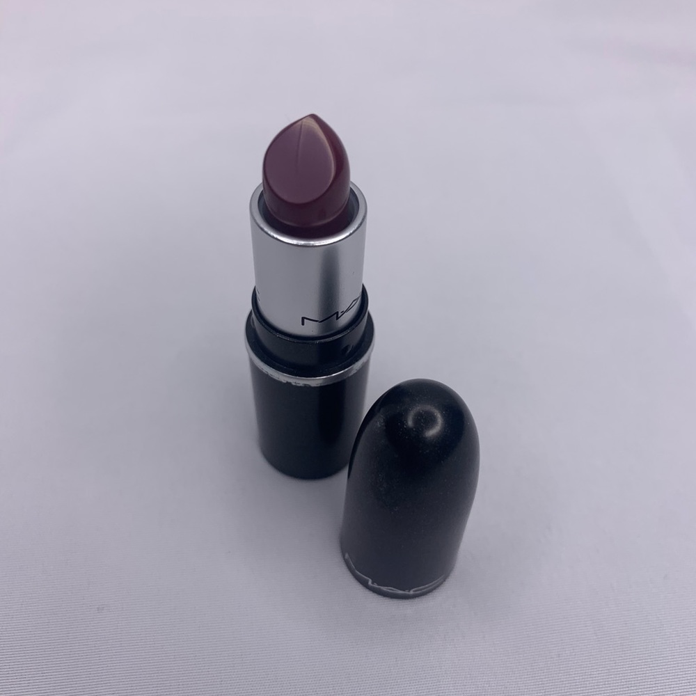 NEW! MINI MAC LIPSTICK DIVA
